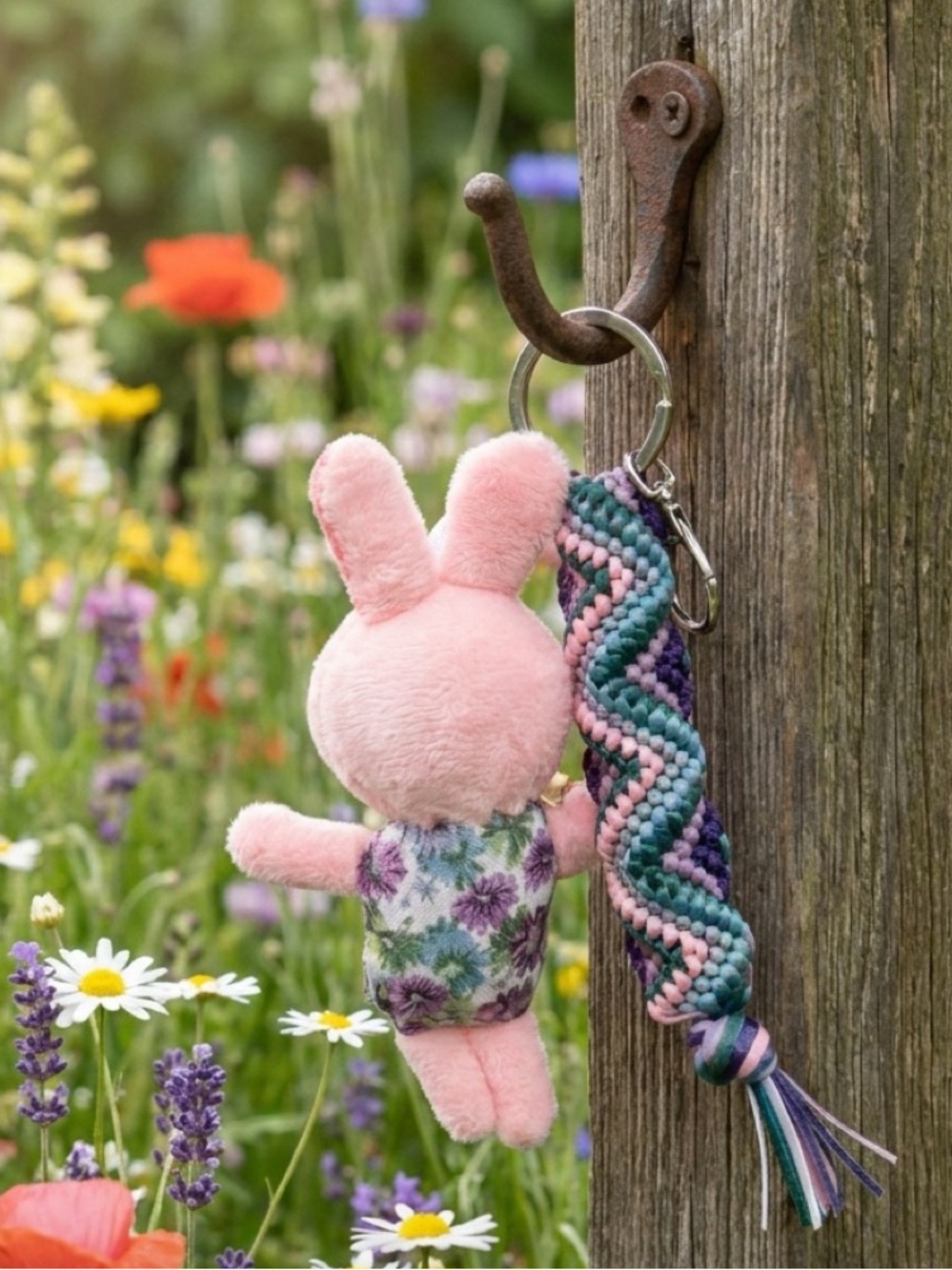 Sweet Bunny Keychain - Picture 2 of 3